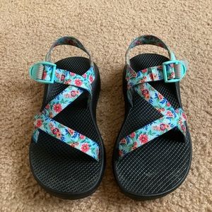 EUC Chacos Z/1 classic floral sandals 7 wide